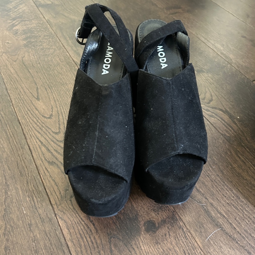 LaModa Black Women's Platform Sandals